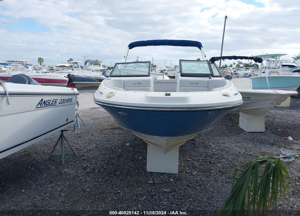 2020 SEA RAY BOAT VIN: SERV1962B020