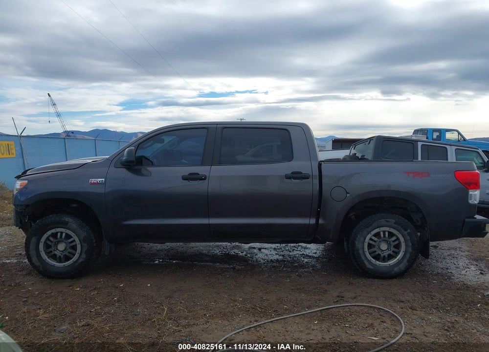 2011 TOYOTA TUNDRA GRADE 5.7L V8 VIN: 5TFDY5F19BX199020