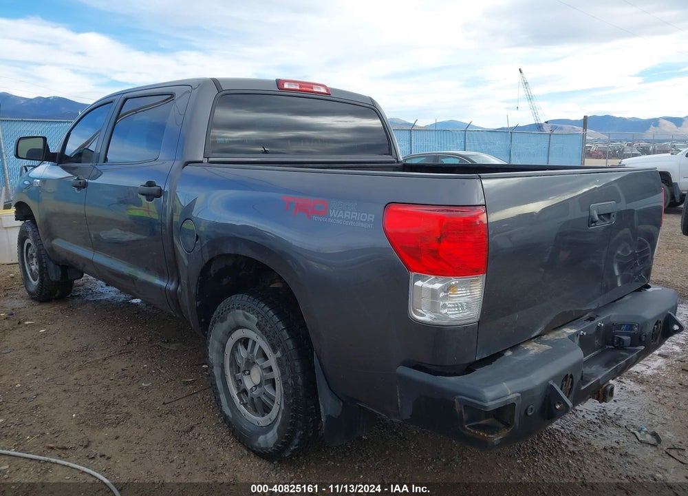 2011 TOYOTA TUNDRA GRADE 5.7L V8 VIN: 5TFDY5F19BX199020