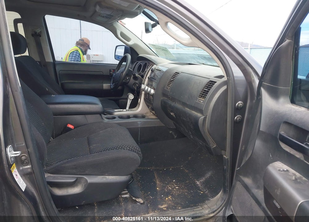 2011 TOYOTA TUNDRA GRADE 5.7L V8 VIN: 5TFDY5F19BX199020