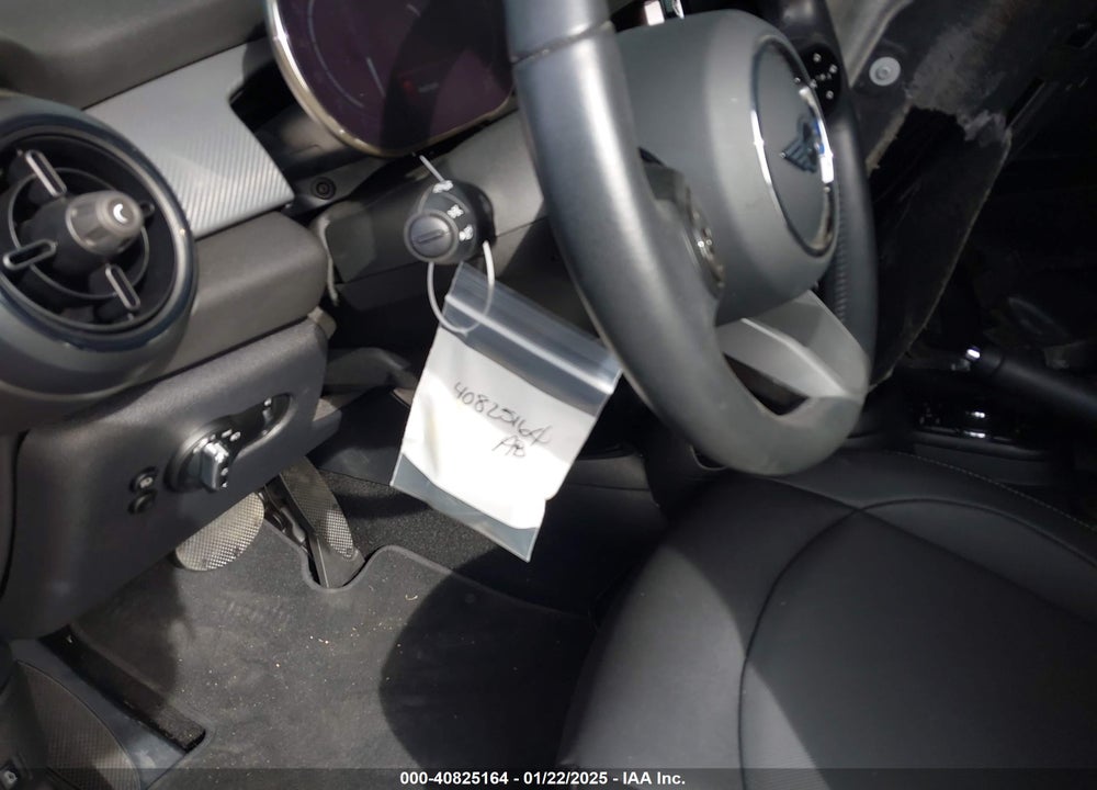 2024 MINI CONVERTIBLE COOPER VIN: WMW23DL01R3R81192