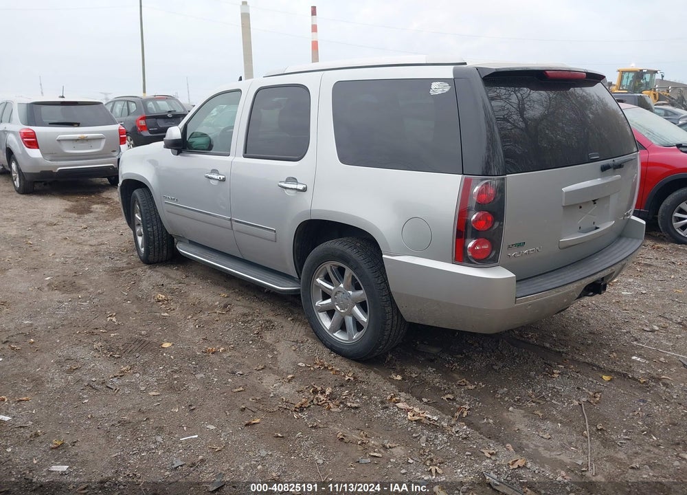 2011 GMC YUKON DENALI VIN: 1GKS1EEF9BR128157