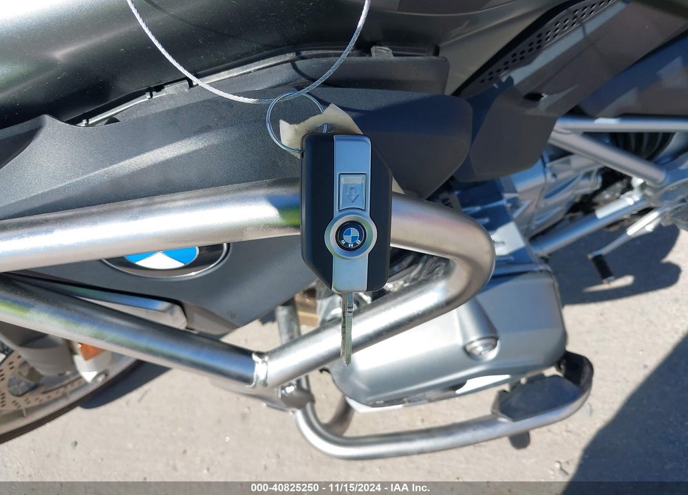 2017 BMW R1200 GS VIN: WB10A610XHZ654863