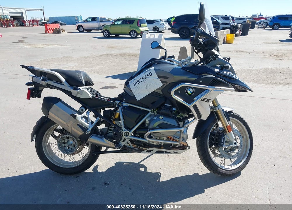 2017 BMW R1200 GS VIN: WB10A610XHZ654863
