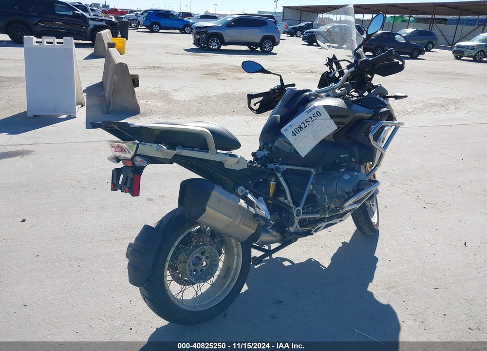 2017 BMW R1200 GS VIN: WB10A610XHZ654863