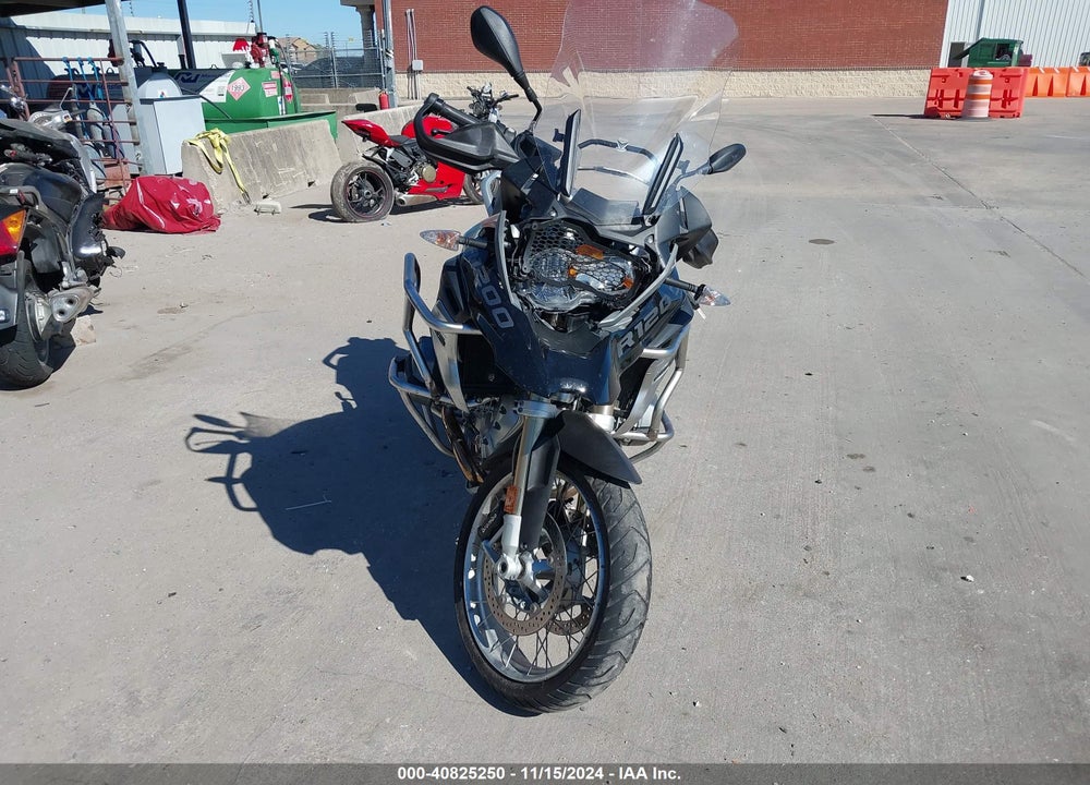 2017 BMW R1200 GS VIN: WB10A610XHZ654863