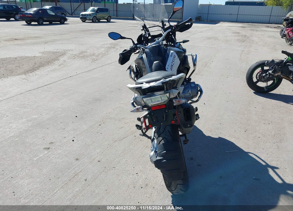 2017 BMW R1200 GS VIN: WB10A610XHZ654863