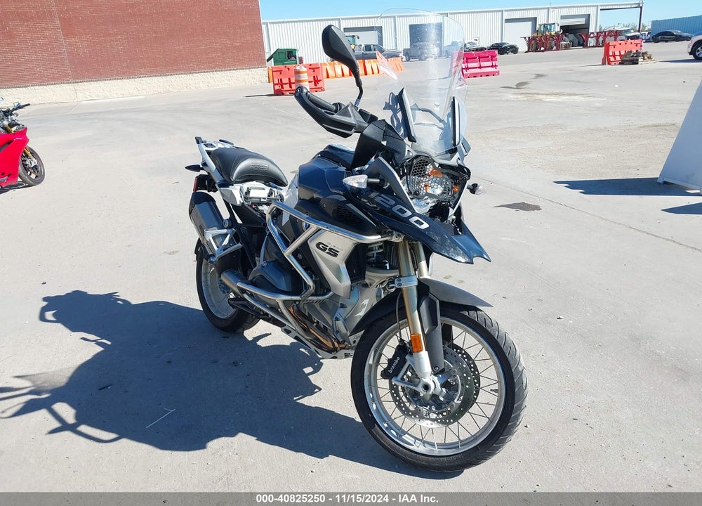 2017 BMW R1200 GS VIN: WB10A610XHZ654863
