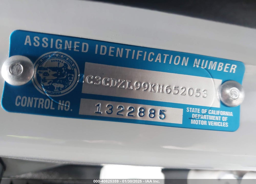 2019 DODGE CHALLENGER VIN: 2C3CDZL99KH652053