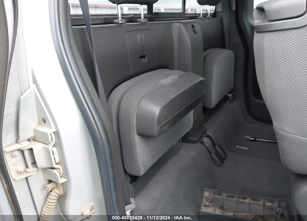 2006 NISSAN FRONTIER XE VIN: 1N6BD06T46C430830