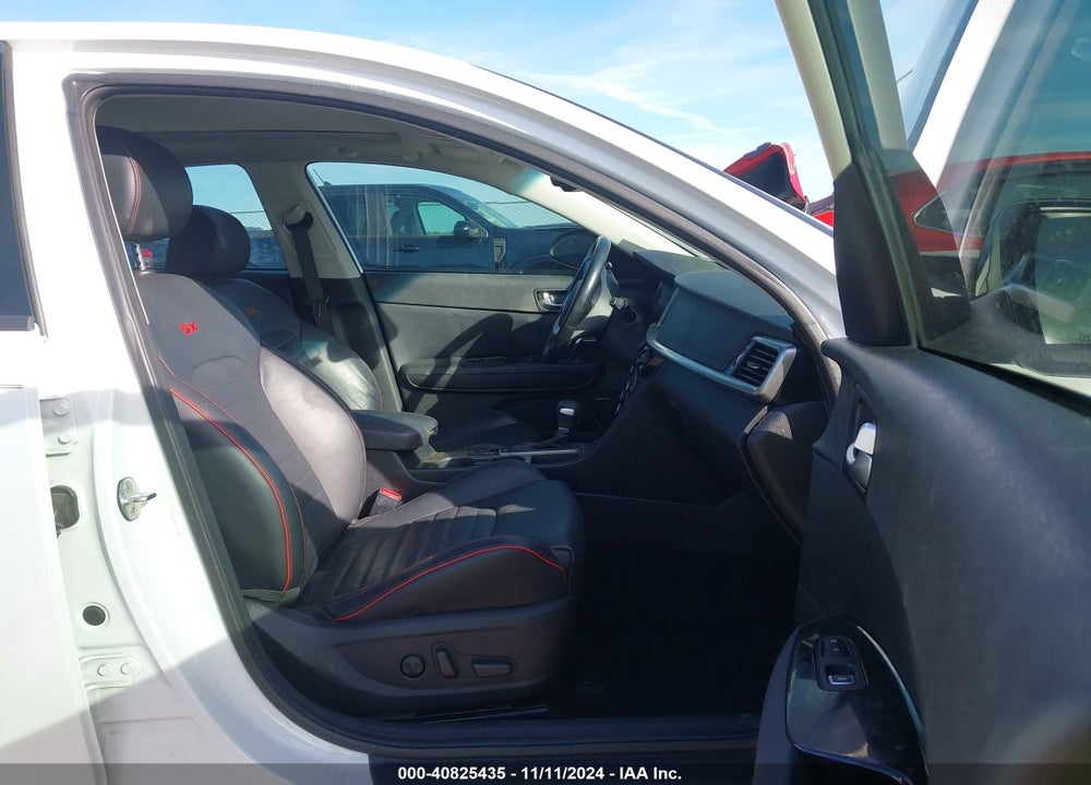2019 KIA OPTIMA VIN: 5XXGW4L28KG310271