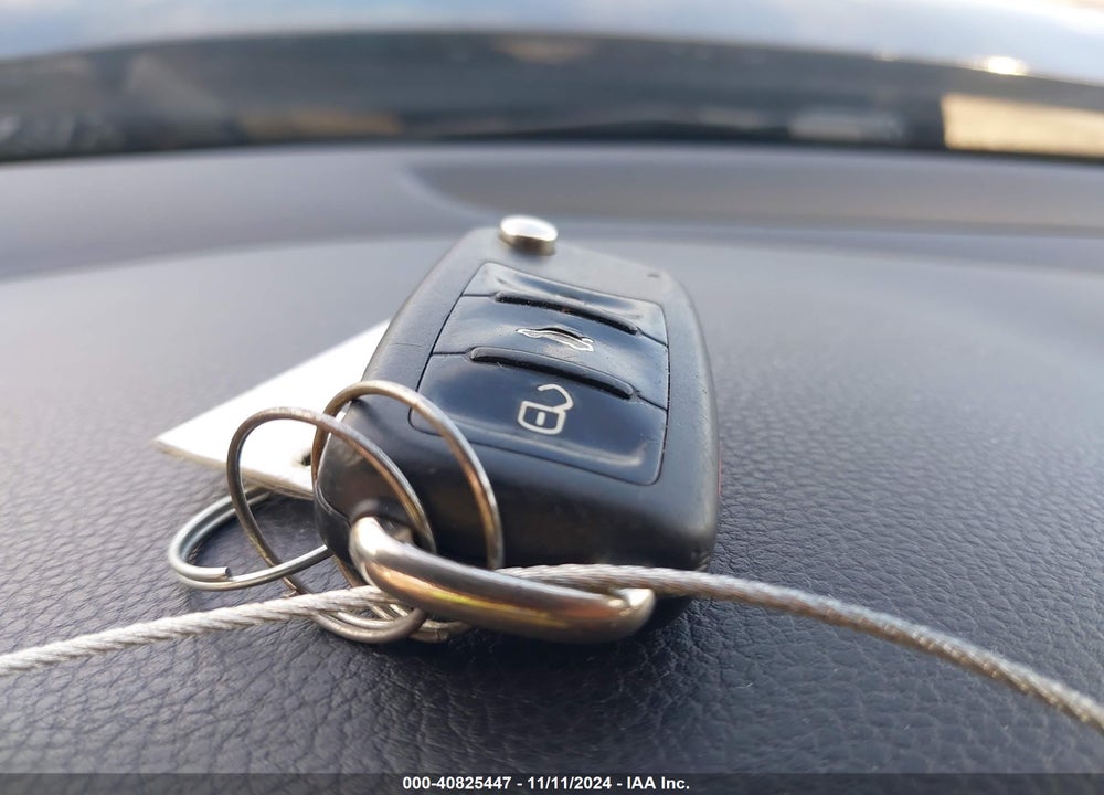 2013 VOLKSWAGEN JETTA HYBRID SE VIN: 3VW637AJ1DM312894