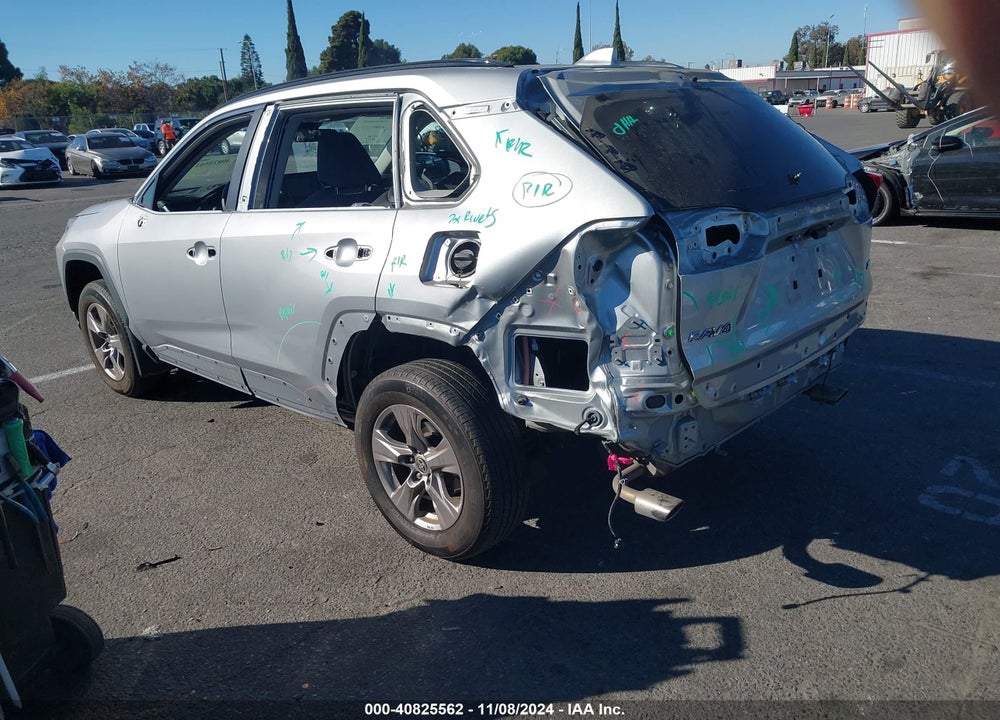 2022 TOYOTA RAV4 XLE VIN: 2T3W1RFV1NW220121