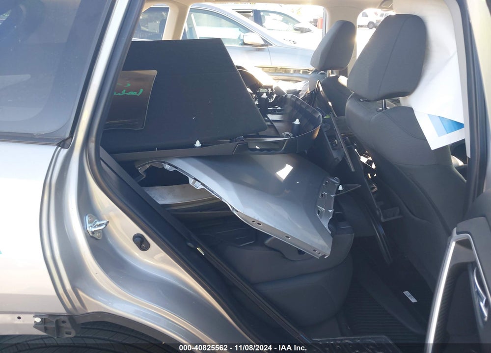 2022 TOYOTA RAV4 XLE VIN: 2T3W1RFV1NW220121