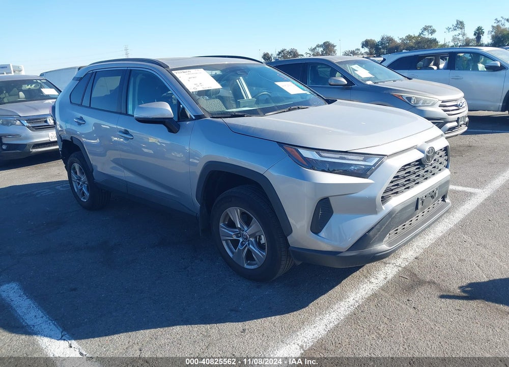 2022 TOYOTA RAV4 XLE VIN: 2T3W1RFV1NW220121