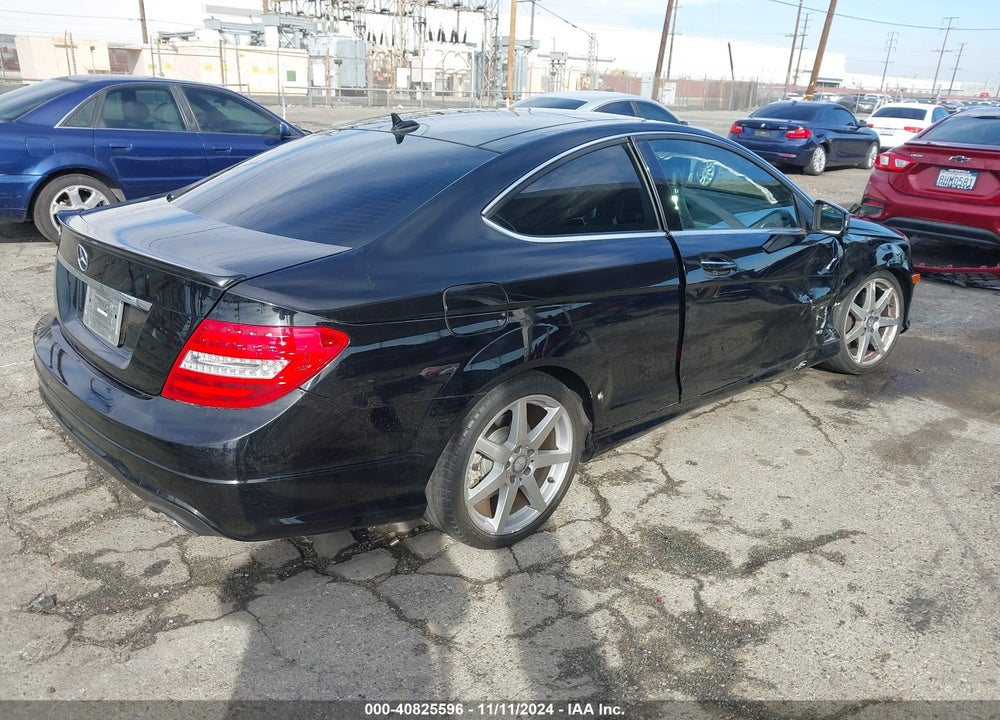 2013 MERCEDES-BENZ C 350 SPORT VIN: WDDGJ5HB6DF941802