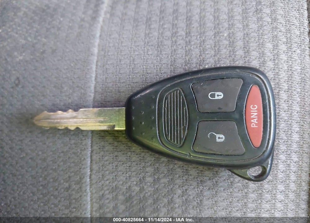2006 DODGE DURANGO SXT VIN: 1D4HB38NX6F120752