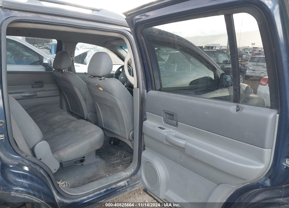 2006 DODGE DURANGO SXT VIN: 1D4HB38NX6F120752
