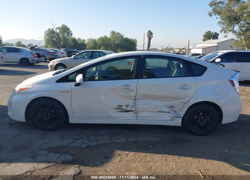 2013 TOYOTA PRIUS TWO VIN: JTDKN3DU4D5607827