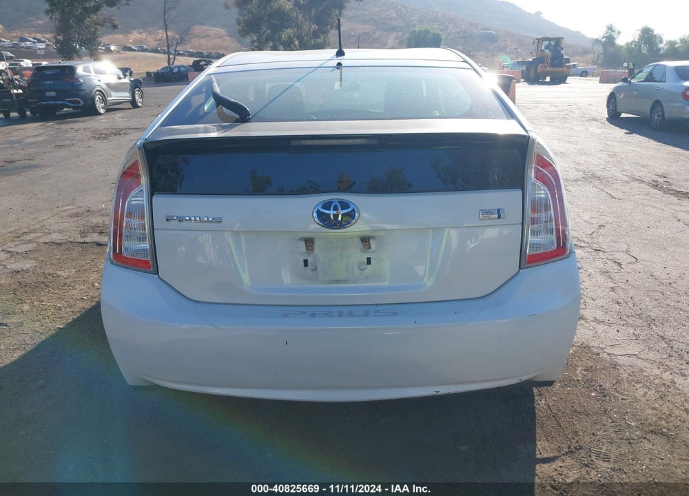 2013 TOYOTA PRIUS TWO VIN: JTDKN3DU4D5607827