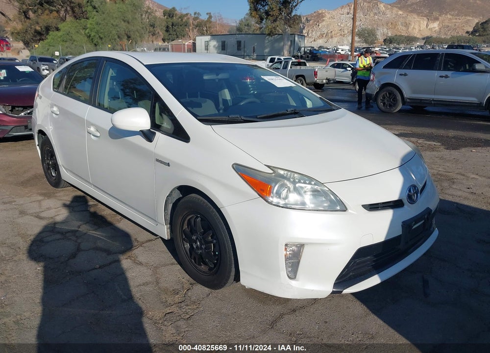 2013 TOYOTA PRIUS TWO VIN: JTDKN3DU4D5607827
