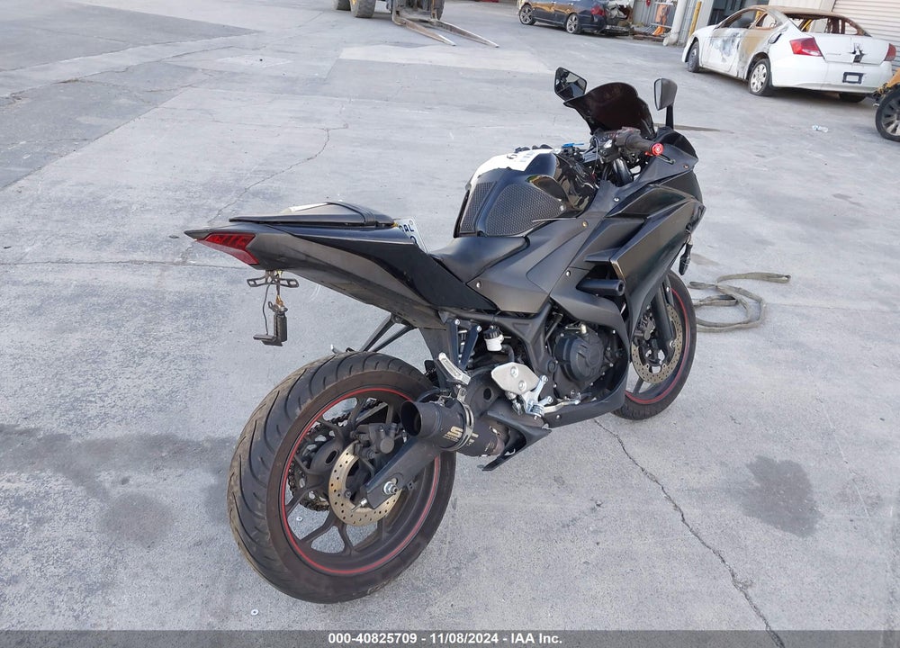 2018 YAMAHA YZFR3 VIN: MH3RH06Y2JK018326