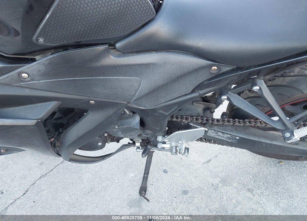 2018 YAMAHA YZFR3 VIN: MH3RH06Y2JK018326