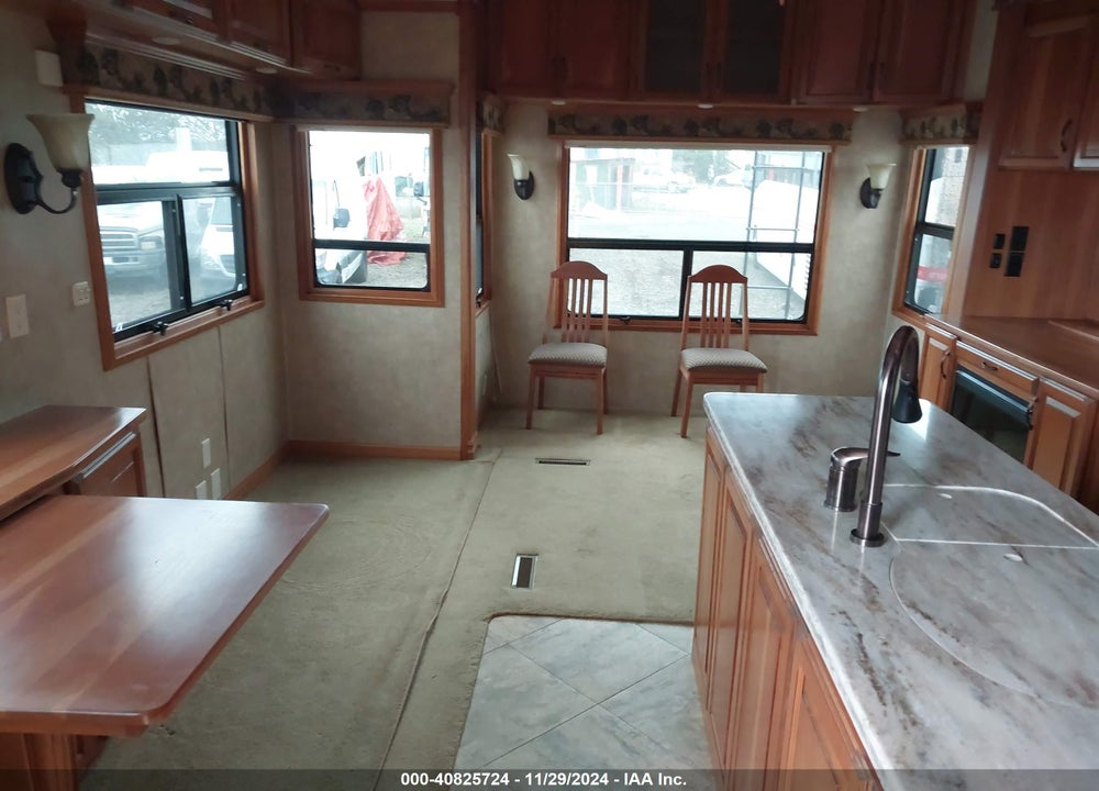 2014 DRV MOBILE SUITES VIN: 5KEFA3627E1007158