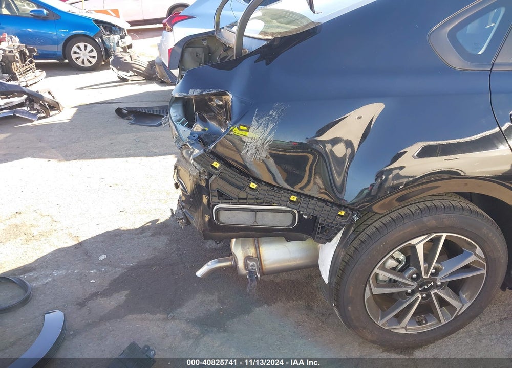 2024 KIA FORTE LXS VIN: 3KPF24AD1RE811162