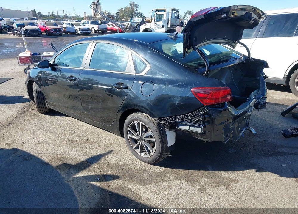 2024 KIA FORTE LXS VIN: 3KPF24AD1RE811162