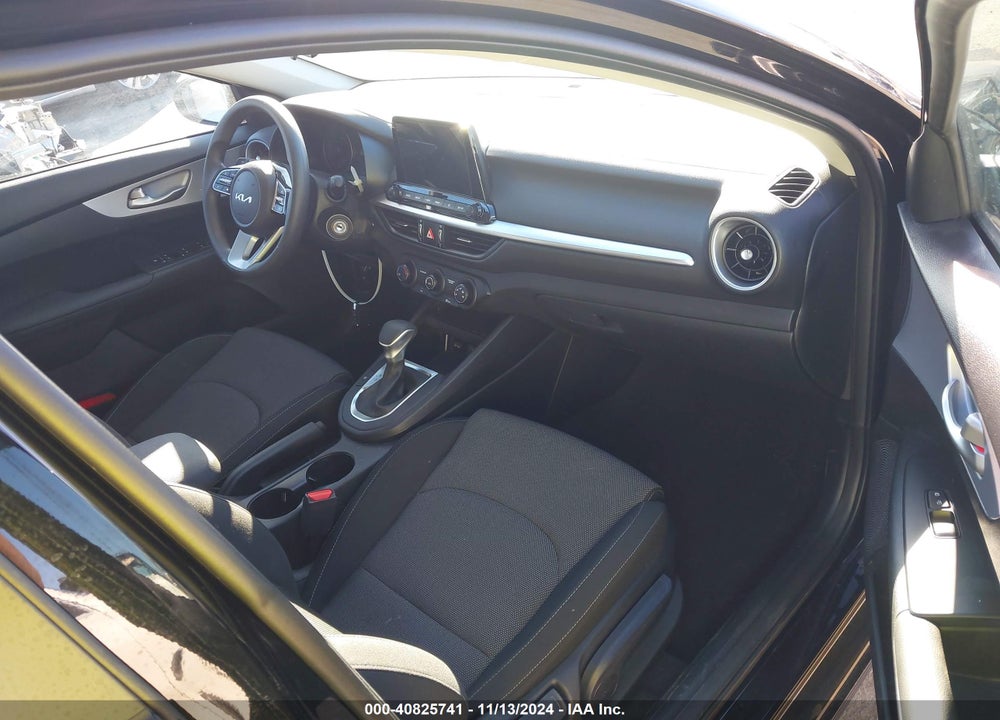 2024 KIA FORTE LXS VIN: 3KPF24AD1RE811162
