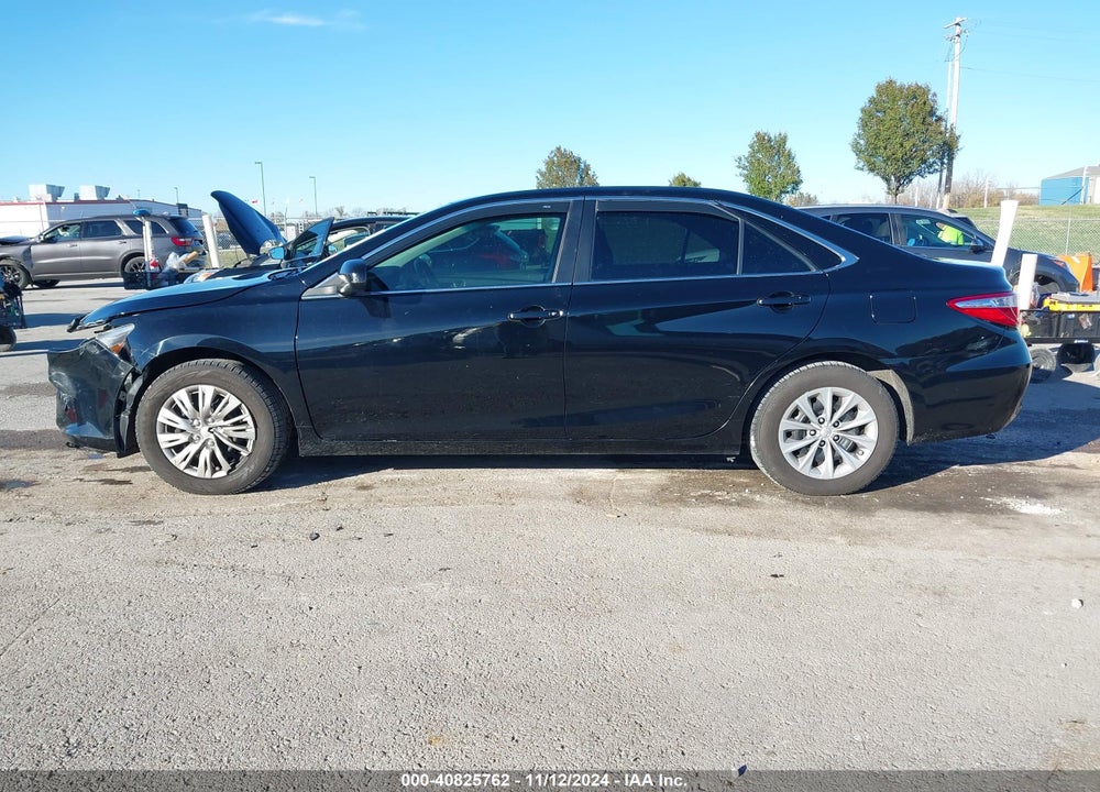 2017 TOYOTA CAMRY LE VIN: 4T1BF1FK2HU670073