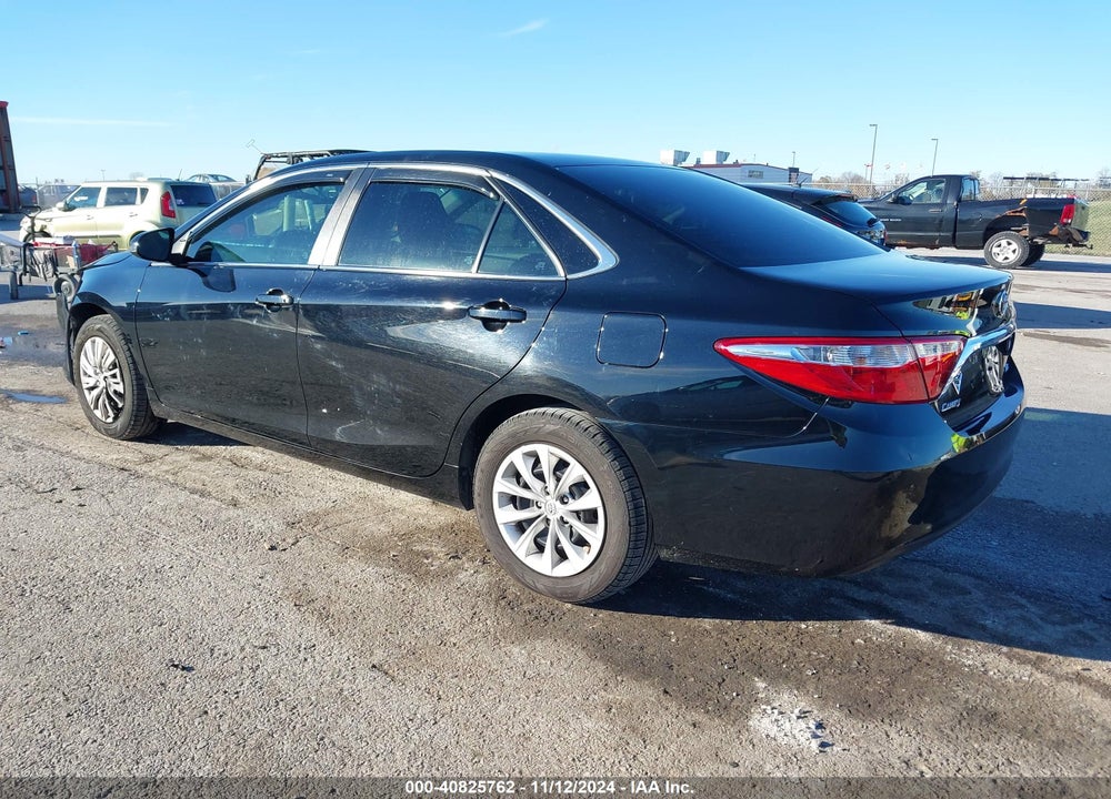 2017 TOYOTA CAMRY LE VIN: 4T1BF1FK2HU670073