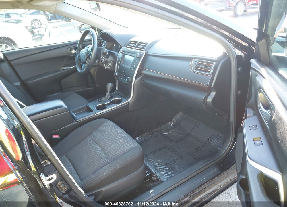 2017 TOYOTA CAMRY LE VIN: 4T1BF1FK2HU670073
