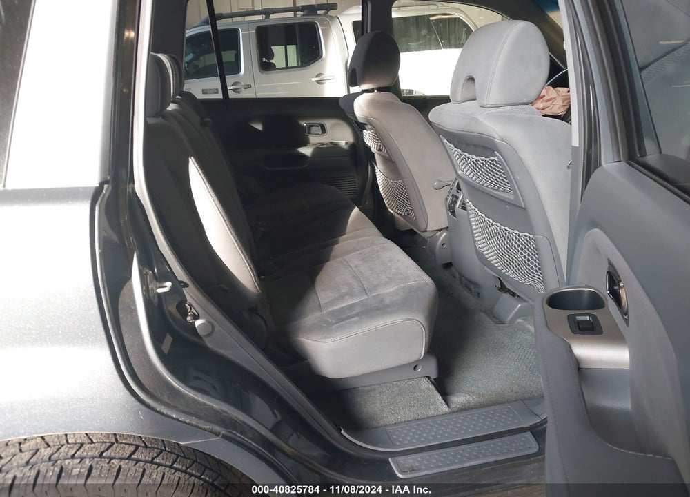 2006 HONDA PILOT EX VIN: 2HKYF18496H564028