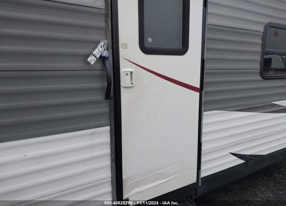2017 COLEMAN OTHER VIN: 4YDT27425HY935147