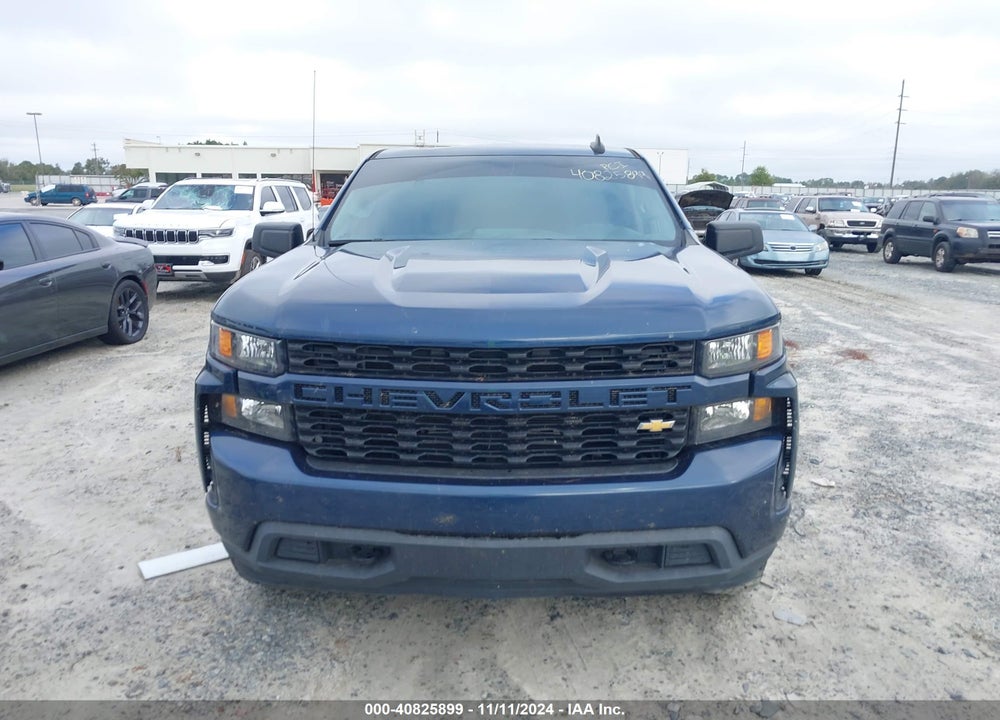 2021 CHEVROLET SILVERADO 1500 4WD SHORT BED CUSTOM VIN: 3GCPYBEK7MG323945