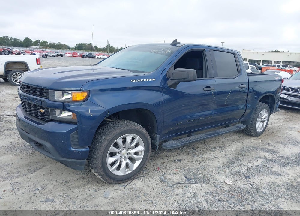 2021 CHEVROLET SILVERADO 1500 4WD SHORT BED CUSTOM VIN: 3GCPYBEK7MG323945