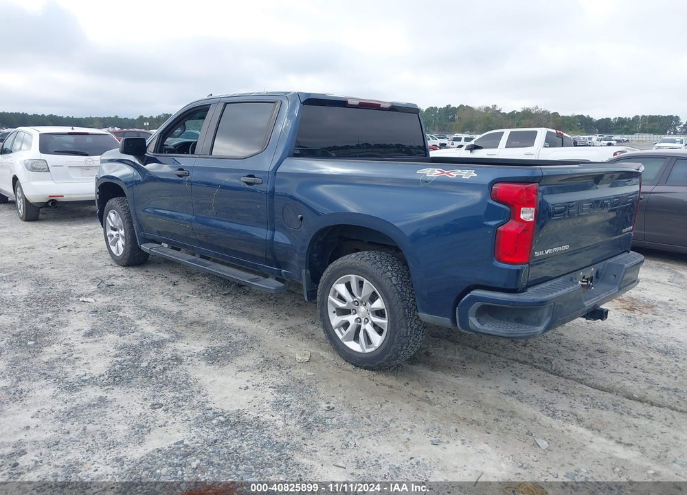 2021 CHEVROLET SILVERADO 1500 4WD SHORT BED CUSTOM VIN: 3GCPYBEK7MG323945