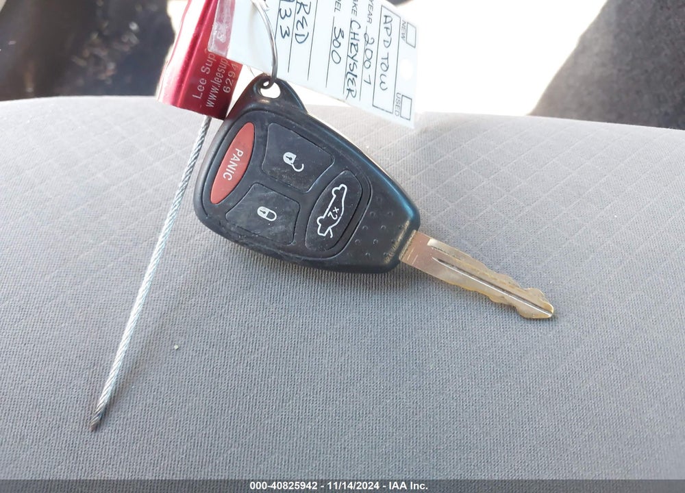 2007 CHRYSLER 300 VIN: 2C3LA43R87H772252