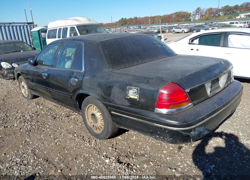 2001 FORD CROWN VICTORIA LX VIN: 2FAFP74W71X103129