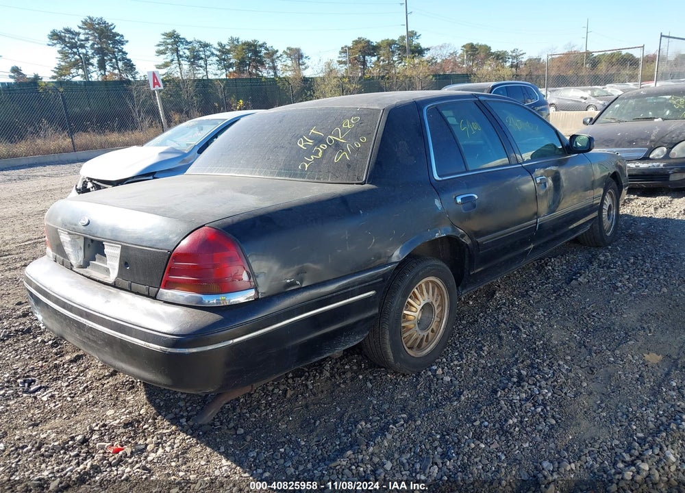 2001 FORD CROWN VICTORIA LX VIN: 2FAFP74W71X103129