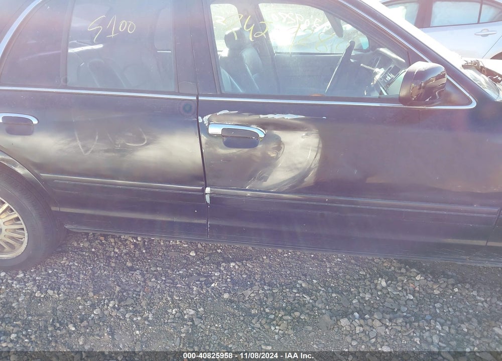 2001 FORD CROWN VICTORIA LX VIN: 2FAFP74W71X103129