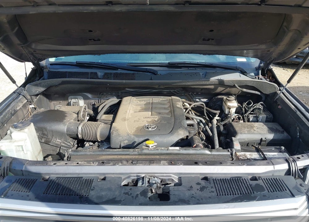 2017 TOYOTA TUNDRA PLATINUM 5.7L V8 VIN: 5TFGW5F11HX217697