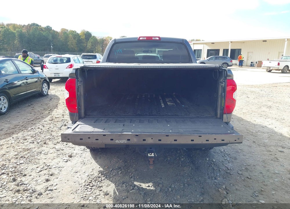 2017 TOYOTA TUNDRA PLATINUM 5.7L V8 VIN: 5TFGW5F11HX217697
