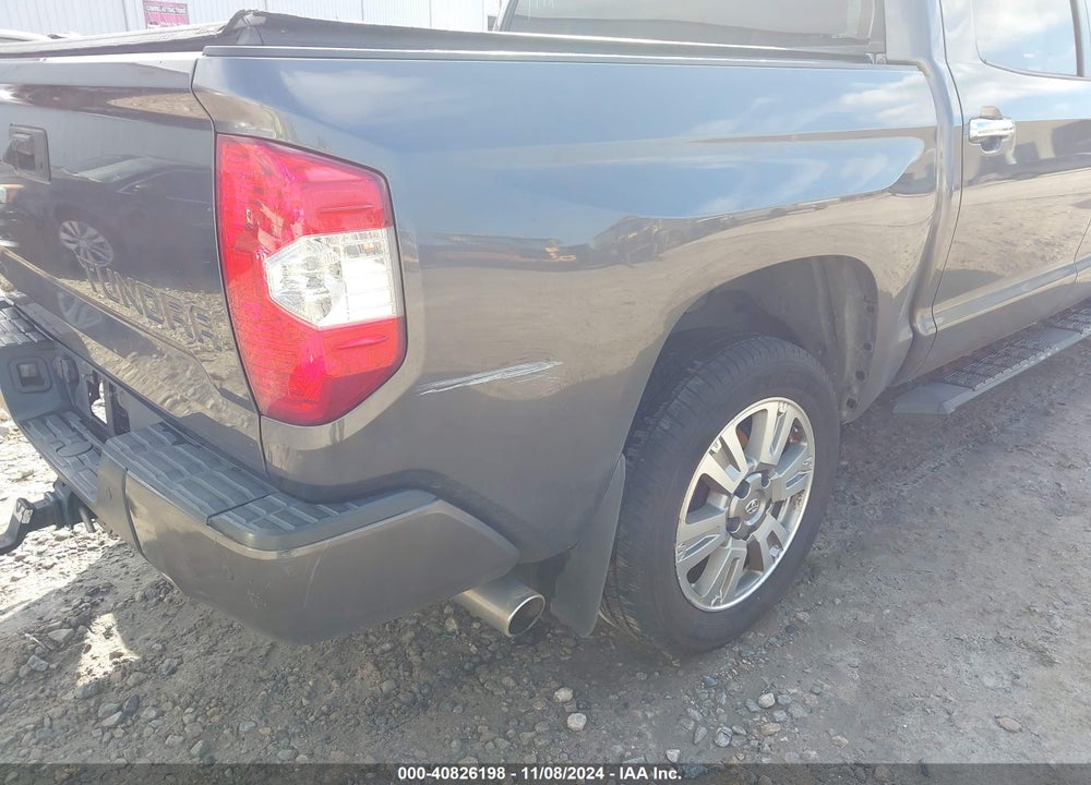 2017 TOYOTA TUNDRA PLATINUM 5.7L V8 VIN: 5TFGW5F11HX217697