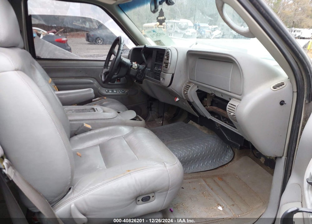 1999 CHEVROLET TAHOE LT VIN: 1GNEC13R9XR150344