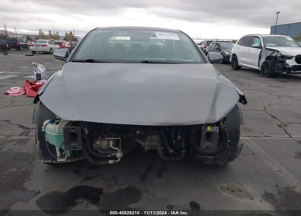 2018 HYUNDAI ELANTRA SE VIN: KMHD74LF3JU449649