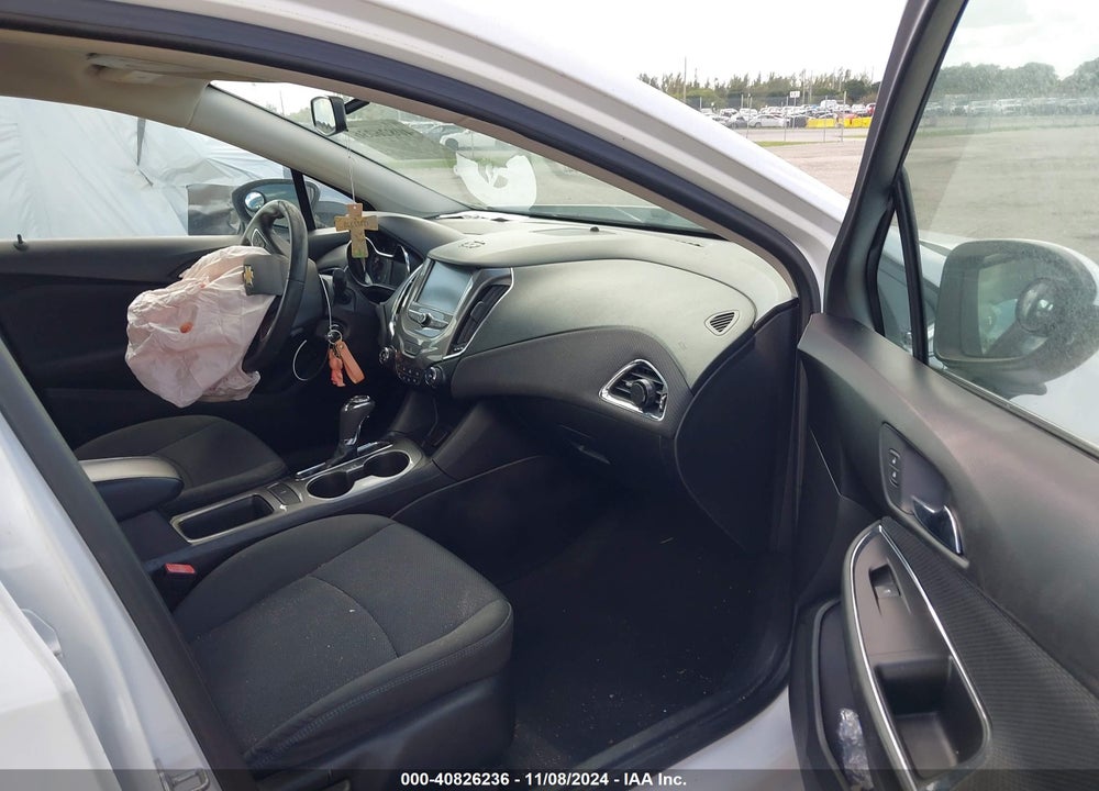 2017 CHEVROLET CRUZE VIN: 1G1BE5SM1H7271829