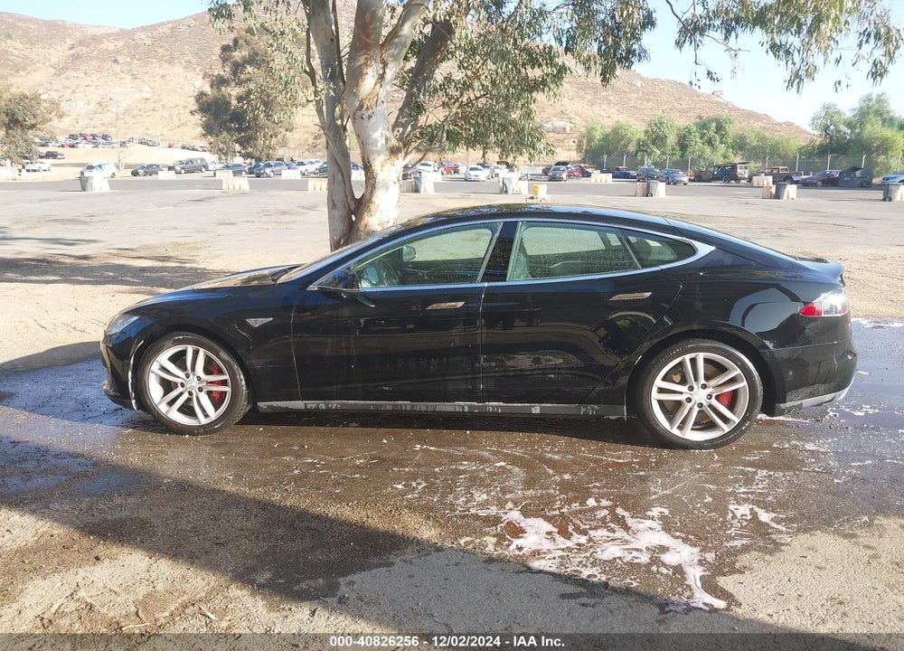 2014 TESLA MODEL S VIN: 5YJSA1H15EFP61933